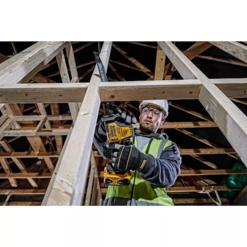 DEWALT DCS369P2-QW 18V XR Bezszczotkowa Piła Szablasta Zestaw z 2 x 5.0Ah Akumulatorami, Ładowarką i Skrzynką TSTAK II