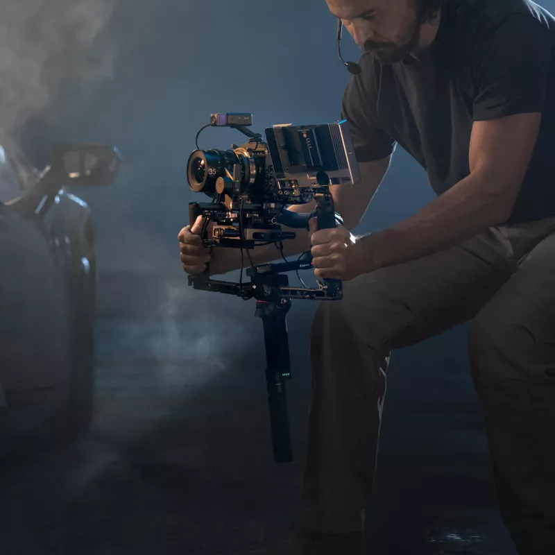 DJI RS 4 Pro Combo 2026 Gimbal Stabilizator z Nadajnikiem Obrazu i Silnikiem Focus Pro