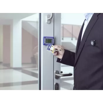 DURABLE uchwyt na kartę ID ze zwijanym mechanizmem na 1 kartę, opakowanie 10 szt. 801119