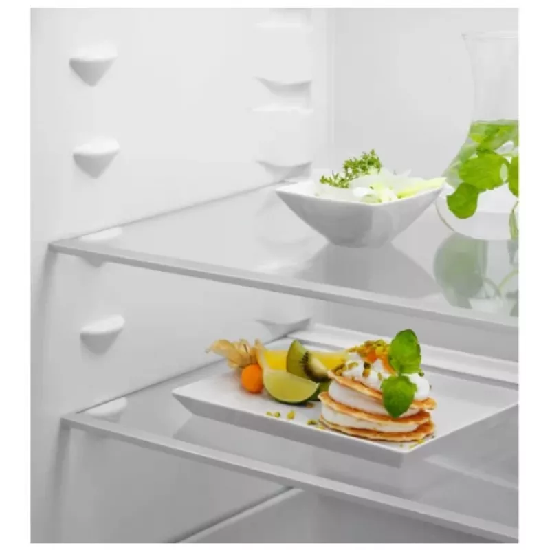 Electrolux LNA7NE18S Wbudowana lodówko-zamrażarka - 253L pojemności całkowitej, Low Frost, klasa energetyczna E