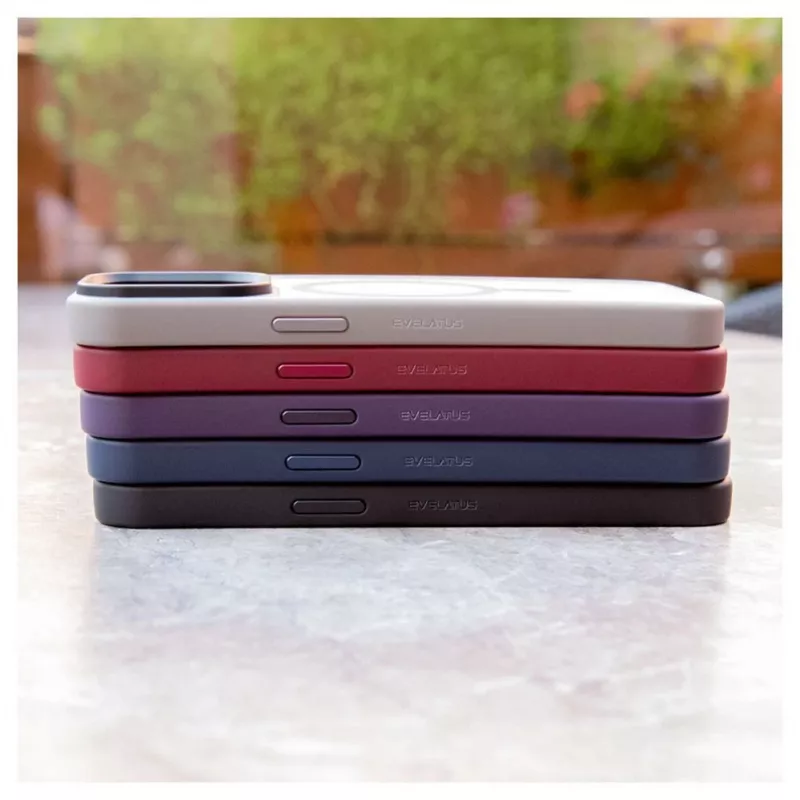 Evelatus Apple iPhone 15 Etui hybrydowe z MagSafe PC+TPU czarne