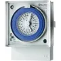 Finder 12.31.8.230.0007 Mechaniczny przełącznik czasowy, montaż na panelu przednim, 230 V AC, 1 styk przełączny, 16 A, program dzienny, 48 segmentów, 100 h rezerwy podtrzymania