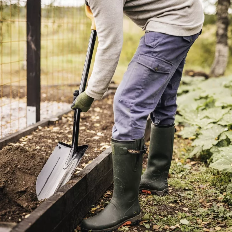 Fiskars Solid+ XL Szpadel z ostrym ostrzem i stalową rączką D, ostrze ze stali borowej, 1250 mm