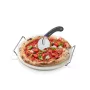 Zestaw do pizzy GEFU DARIOSO z nożem i stojakiem do serwowania, 33 cm okrągły kamień do pieczenia z kordierytu, chromowany stojak, nóż ze stali nierdzewnej