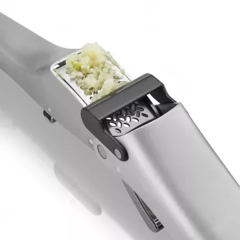 GEFU GARLICO Wyciskarka do czosnku, praska do czosnku ze stali nierdzewnej ze zintegrowanym szpikulcem do czyszczenia, ergonomiczny uchwyt, można myć w zmywarce, srebrny