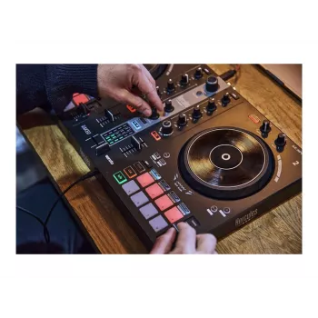 Hercules DJ Essentials Kit z DJControl Inpulse 200, głośnikami DJMonitor 32 i słuchawkami HDP DJ45