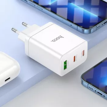 HOCO 35W Dual USB-C + USB-A PD & QC3.0 Ładowarka ścienna z kablem USB-C do Lightning, Biała