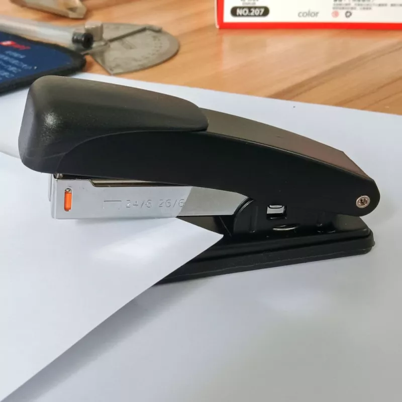 Zszywacz biurowy LEAN Classic Office School, czarny, zszywki 50mm 24/6 26/6