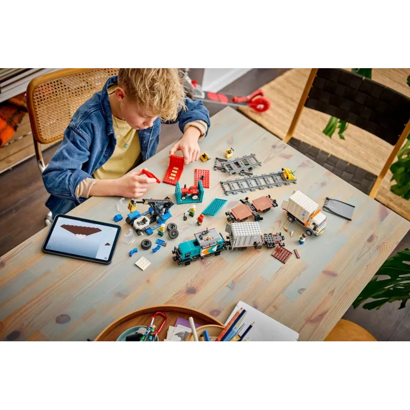 LEGO City 60509 Pociąg towarowy z dźwigiem i ciężarówką