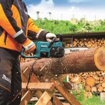Makita DUC307ZX3 Akumulatorowa Piła Łańcuchowa 18V LXT Lithium-Ion, 30 cm Prowadnica, Bez Akumulatora, Czarno-Niebieska