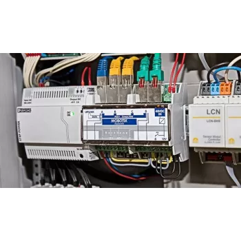 MOBOTIX MX-SWITCH1 - Przełącznik sieciowy - 4 x 10/100 (PoE+) - DIN Rail