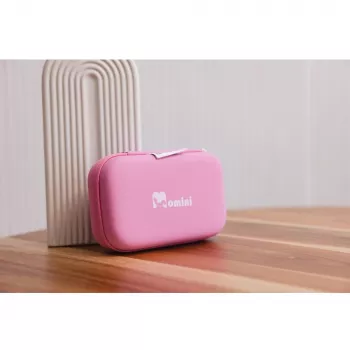 MOMINI Baby Care Kit Pinky - 10-częściowy zestaw do pielęgnacji noworodka z walizką podróżną