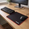 PCBuilder TRACK Mała podkładka pod mysz – powierzchnia z tkaniny, przeszyte krawędzie zapobiegające strzępieniu, antypoślizgowa gumowa podstawa, grubość 3 mm, czarna