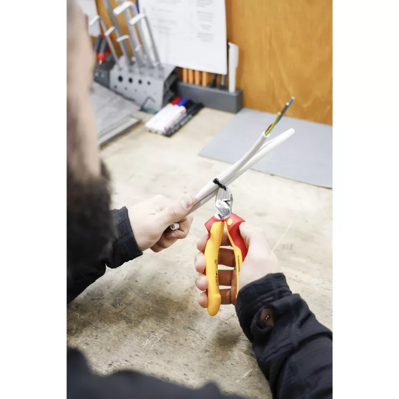 Wiha 43458 Profesjonalny elektryczny przecinak boczny 200 mm, izolowany VDE, czerwono-żółty