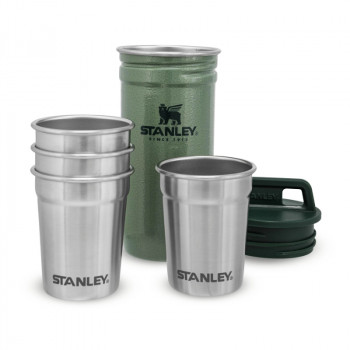 Zestaw kieliszków do wódki STANLEY Adventure, 4 kieliszki 59 ml z ramką do przechowywania, zielony