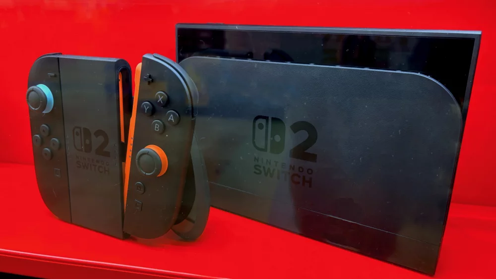 Konsola Nintendo Switch 2 z kontrolerami Joy-Con 2 na ekspozycji